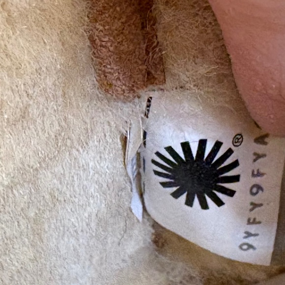 UGG Kristin Classic Slim Mini boots brown suede new no box 8.5 - Picture 11 of 11